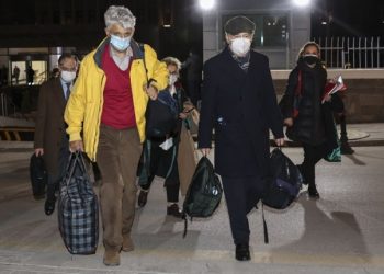 Bildiri imza atan 3 Amirallere elektronik kelepçe, diğerlerine bildirim yapıldı