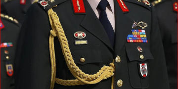 AKP’den yasa hazırlığı: İdari kararla emekli askerlerin rütbesi sökülecek