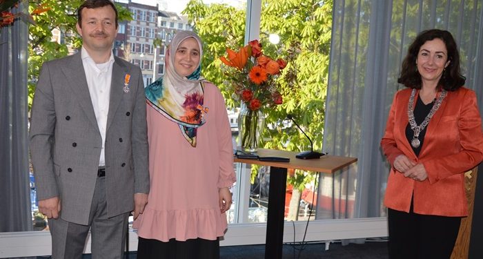 Hizmet Gönüllüleri adına aldık: Hollanda Kraliyet Nişanı, bu yıl Yılmaz ailesine verildi