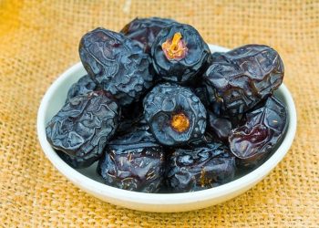 Suudi Arabistan’la problem yaşanıyor: AKP sayesinde vatandaş orucunu İsrail hurmasıyla açıyor