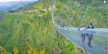 175 metre yüksekliğinde: Dünyanın en uzun asma yaya köprüsü Portekiz’de açıldı