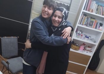 Nazan Bozkurt tahliye edildi: Harbiyeli öğrencinin annesi Melek Çetinkaya karşıladı