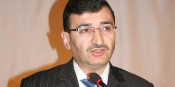 Prof. Dr.  Muhittin Akgül’ün ‘Hakkı Tutup Kaldırmak’ isimli yeni kitabı satışta