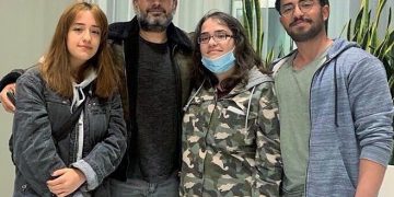 Sürgünde yaşayan Gazeteci Said Sefa, 5 yıl sonra çocuklarına kavuştu