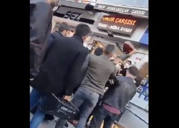 Kürtçe sokak müziği yapan müzisyenin sazına el konuldu