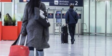 Almanya gri pasaport krizine karışanları sınır dışı ediyor