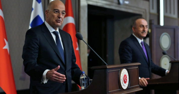 Karşılıklı suçlama: Çavuşoğlu ile mevkidaşı Yunan Bakan Dendias’la basın toplantısında gergin anlar