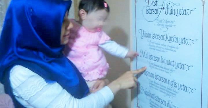 Anne-babası gözaltına alınan Zeynep bebek evde yalnız bırakıldı mı?