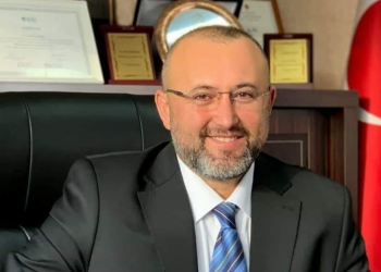 AKP kongrelerini “melekler koruyor” diyen meclis üyesi koronavirüsten öldü