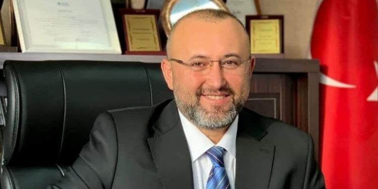 AKP kongrelerini “melekler koruyor” diyen meclis üyesi koronavirüsten öldü