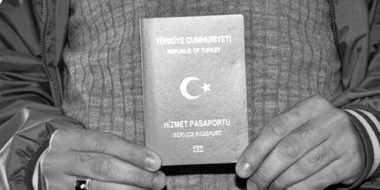 Derhal sınır dışı edilecekler: İnterpol  ve Federal Polisin uyarıldığı Almanya’da ‘gri pasaport’ alarmı