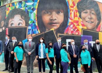 Hizmet Hareketi’ne ait okul: Binali Yıldırım’ın oğlunun Venezuella’da fotoğraf çektirdiği okul, çalıntı çıktı