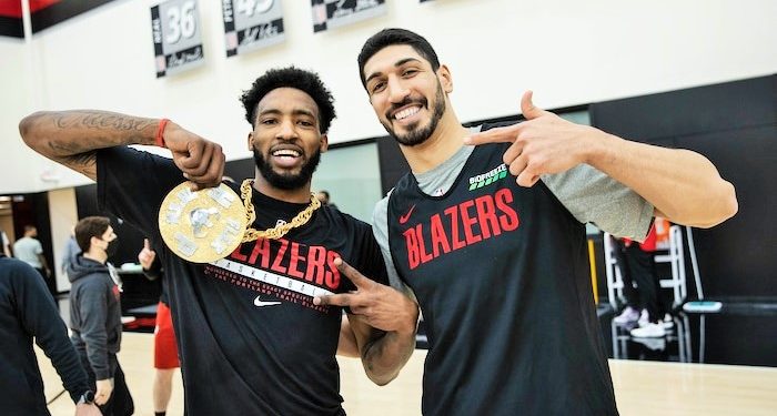 Portland Trail Blazers’den jest: Efsanevi oyuncnun adına her yıl verilen ödüle Enes Kanter layık görüldü