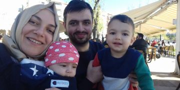 Çocuklarını ve eşini Ege’de kaybeden Gülfem Yeni gözaltına alındı: Çektirdiğiniz acı yetmiyor mu?