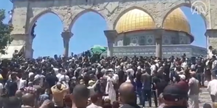 Mescid-i Aksa’da Erdoğan’a tepki : Nahnu hune veynek veynek Erdoğan?