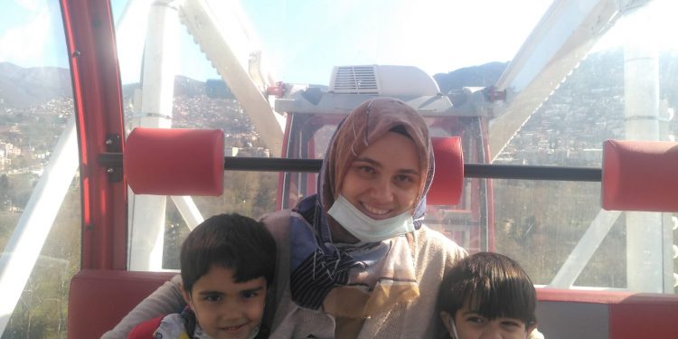 2,5 ve 4 yaşındaki Murat ve Fatih de annesiz babasız kaldı