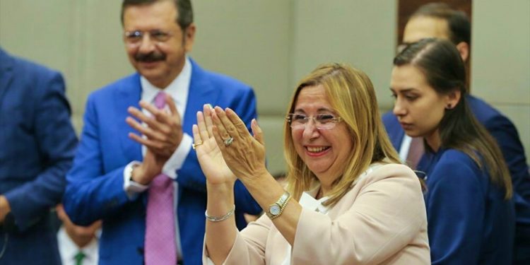 Ruhsar Pekcan, görevden alınmadan çalışanlarını ticari ateşe olarak atamış