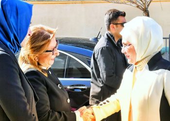 AKP’li Bakan Ruhsar Pekcan, kiralanan konuta tadilat için de 380 bin lira harcadığı ortaya çıktı