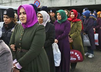 Başörtülülere zulmün zirve yaptığı Türkiye’de İslamafobia sempozyumu