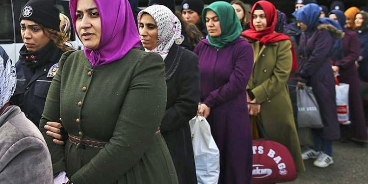 Başörtülülere zulmün zirve yaptığı Türkiye’de İslamafobia sempozyumu