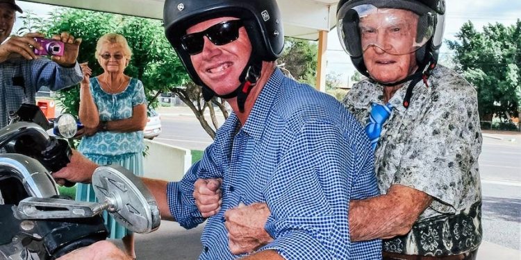 Ülkenin ‘en yaşlı’ vatandaşı: Avustralyalı uzun yaşamasını tavuk beyni yemeye bağladı