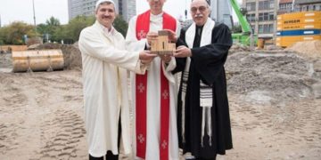 House of One Projesi’nin temeli atıldı: ‘Din düşmanlığının özgür toplumumuzda yeri yok’