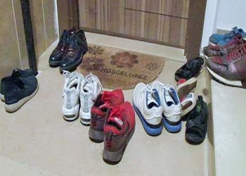 Avustralya’da ilginç anket: Eve girerken ayakkabı çıkartılmalı mı, çıkartılmamalı mı?