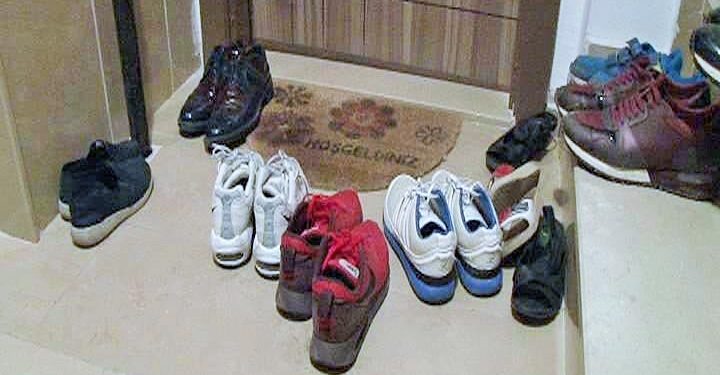 Avustralya’da ilginç anket: Eve girerken ayakkabı çıkartılmalı mı, çıkartılmamalı mı?