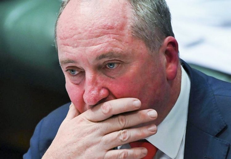 Barnaby Joyce has been fined $200 for not wearing a mask at a service station in Armidale. Picture: NCA NewsWire / Martin Ollman