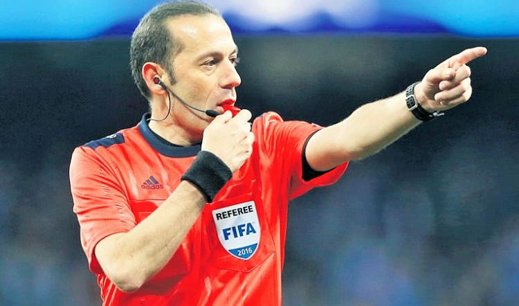 Football Soccer - Manchester City v Real Madrid - UEFA Champions League Semi Final First Leg - Etihad Stadium, Manchester, England - 26/4/16
Referee Cuneyt Cakir
Action Images via Reuters / Carl Recine
Livepic
EDITORIAL USE ONLY.