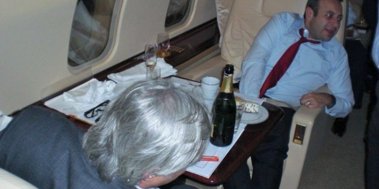 Egemen Bağış’la SBK’nin uçağında olduğu iddiasıyla fotoğrafı paylaşılan Ali Bayramoğlu konuştu