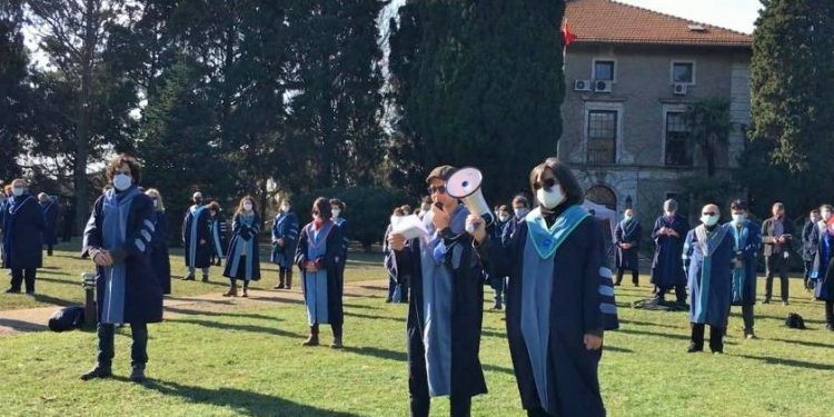 Protestoları sürüyor: Rektör Bulu Boğaziçi’nde 2 öğretim görevlisinin daha derslerine son verildi