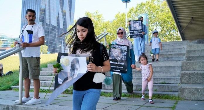 Tenkil kurbanları Viyana’da anıldı: ‘İnsanlar, çocuklar uyurken sessiz olmalı; ölürken değil!’