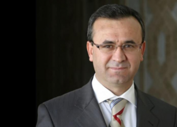 Kaçırılan Orhan İnandı’nın öğrencileri Bişkek Türk Büyükelçiliği önünde: #OrhanBeyNerede