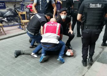 AFP foto muhabiri böyle gözaltına alındı: Nefes alamıyorum!