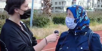 Rizeli teyze: Bir daha Allah deyip kürsüye çıkanın yemin ediyorum taşlan kafasını yaracam