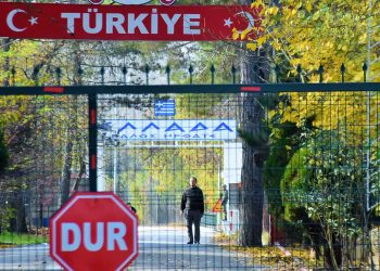 Yunanistan, Türkler’e karayolu geçişini kapattı: Bulgaristan’dan gitsinler!