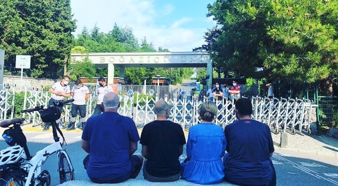 AKP’li rektör Melih Bulu’nun marifeti: 20 yıldır görev yaptığı Boğaziçi’ne alınmadı