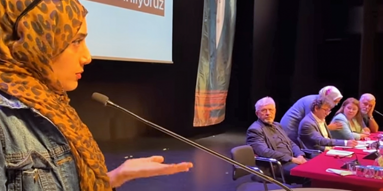 CHP buluşmalarında konuşan KHK’lı : Muhalefet bu kadar sessiz kalmasaydı, iktidar bizi bu kadar ezemezdi