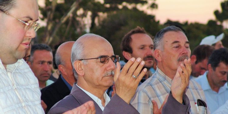 Sevenleri ‘Samsunlu Hoca’yla hatıralarını paylaşıyor: Mehmet Ali Şengül için online taziye defteri açıldı