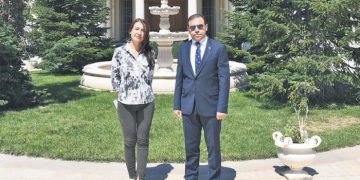 Melek (İpek) Anne’nin gaspedilen villasında poz vermişti: TMSF Başkanı Mühittin Gülal el konulan şirketlerde tepinip gitti