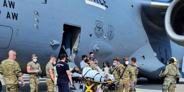 Afgan kadın Kabil’den havalanan tahliye uçağında doğum yaptı