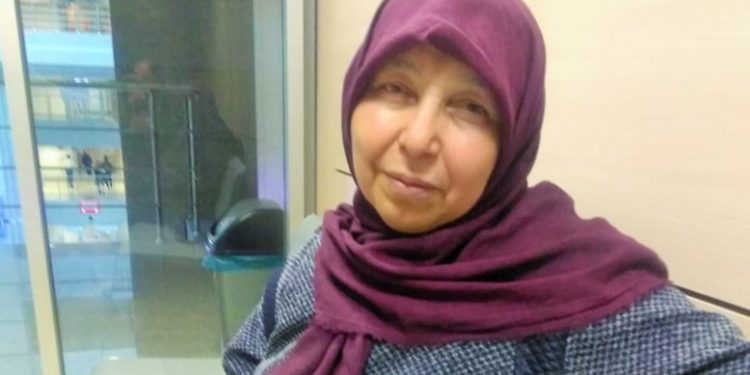 AKP rejiminin yaşlı ve kadınlara işkencesi devam ediyor: 64 yaşındaki hasta tutuklu Fatma Yurt emekleyerek yürüyor