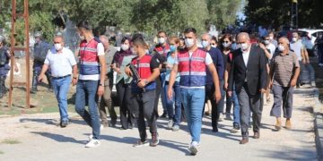 Cezaevinde bulunan Figen Yüksekdağ babasının cenaze törenine katıldı