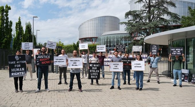 Harbiyeliler, AİHM kapısında devre arkadaşlarının hakkını arıyor