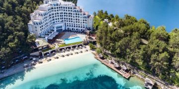 Gasp edilen  Koza-İpek Grubuna ait 7 yıldızlı otel M.Gökçek’in gizli kasasına peşkeş çekilmiş!