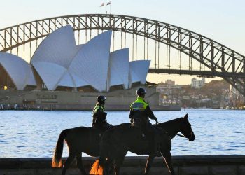 Kovid-19 ile mücadele kapsamında Sydney’de gece sokağa çıkma yasağı getirildi
