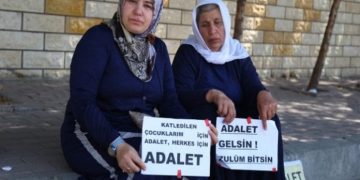 Gözyaşlarına boğuldular: Adalet arayan iki anne Şanlıurfa’da buluştu