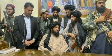 Ülke Cumhurbaşkanı Tacikistan’da: Taliban Afgan Başkanlık Sarayı’nın kontrolünü ele geçirdi