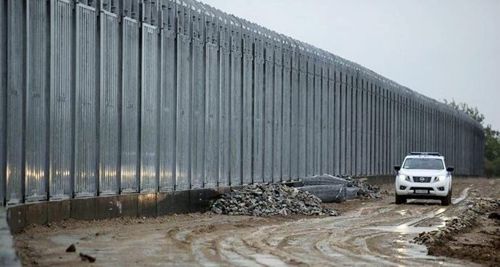 Yunanistan’ın Türkiye sınırına ördüğü duvar 40 km’ye uzadı